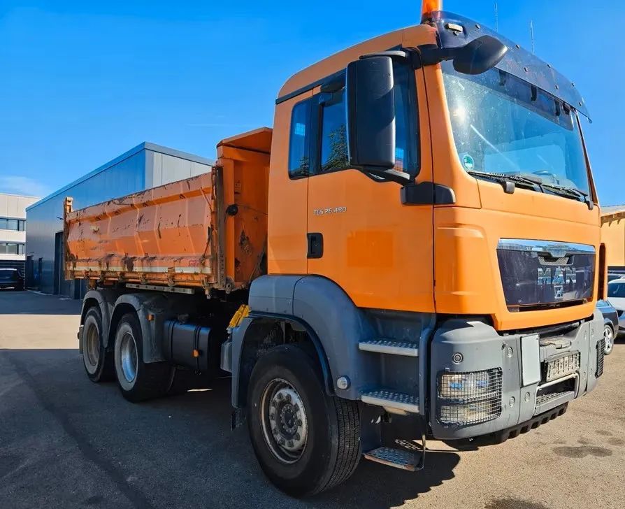 MAN TGS 26.480 6x4 WYWROTKA 3-STRONNA | AUTOMAT | EURO 5 | PRZEBIEG 310 000km! - Camion basculantă: Foto 1 MAN TGS 26.480 6x4 WYWROTKA 3-STRONNA | AUTOMAT | EURO 5 | PRZEBIEG 310 000km! - Camion basculantă: Foto 1