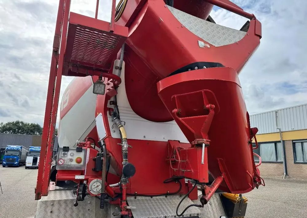 MAN TGS 35.420 8x4 – betonowóz Stetter 9 m³- Euro 6 - Autobetonieră: Foto 5 MAN TGS 35.420 8x4 – betonowóz Stetter 9 m³- Euro 6 - Autobetonieră: Foto 5