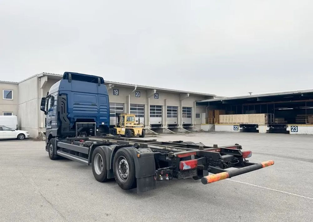 MAN TGX 26.470 6x2 | BDF | Oś podnoszona + skrętna | Retarder | Euro 6 | Automatyczna klimatyzacja | Napęd na tylne koła - Camion şasiu: Foto 4 MAN TGX 26.470 6x2 | BDF | Oś podnoszona + skrętna | Retarder | Euro 6 | Automatyczna klimatyzacja | Napęd na tylne koła - Camion şasiu: Foto 4