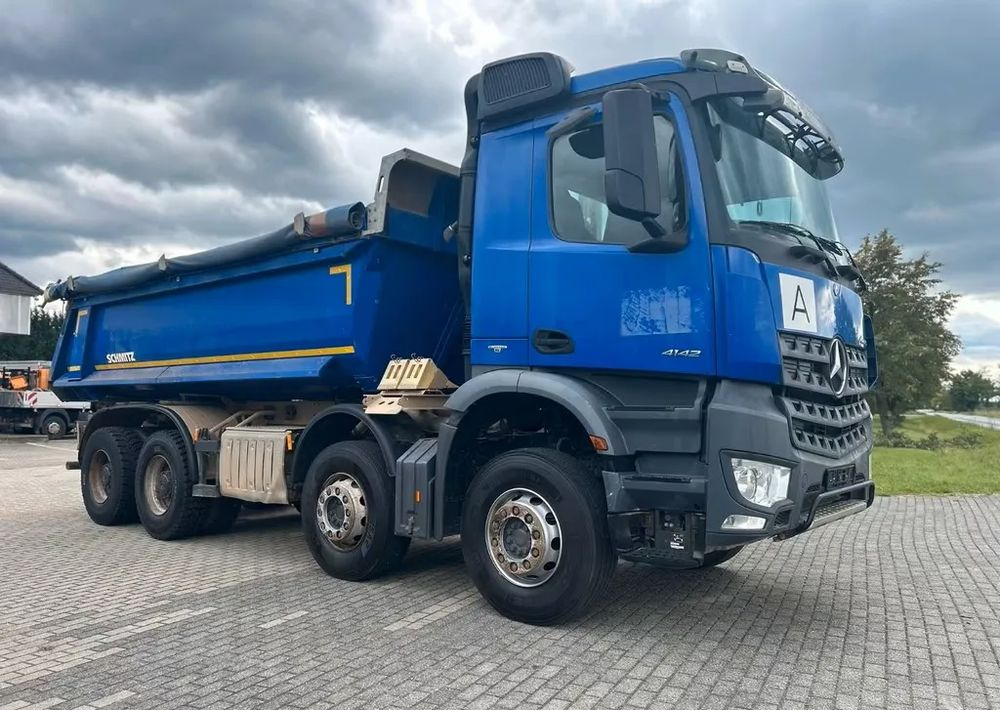Mercedes-Benz Arocs 4142 | Wywrotka Schmitz | 8x4 | Euro 6 | Klima | Retarder | 242 598 km - Camion basculantă: Foto 1 Mercedes-Benz Arocs 4142 | Wywrotka Schmitz | 8x4 | Euro 6 | Klima | Retarder | 242 598 km - Camion basculantă: Foto 1