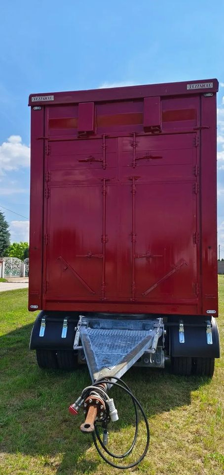 Pezzaioli RBA 32/TRZYOSIOWA PRZYCZEPA-2XBYDŁO,3X TRZODA/HYDRAULICZNIE PODNOSZONY DACH I PODŁOGI / OŚ ŚRODKOWA PODNOSZONA - Remorcă transport animale: Foto 5 Pezzaioli RBA 32/TRZYOSIOWA PRZYCZEPA-2XBYDŁO,3X TRZODA/HYDRAULICZNIE PODNOSZONY DACH I PODŁOGI / OŚ ŚRODKOWA PODNOSZONA - Remorcă transport animale: Foto 5