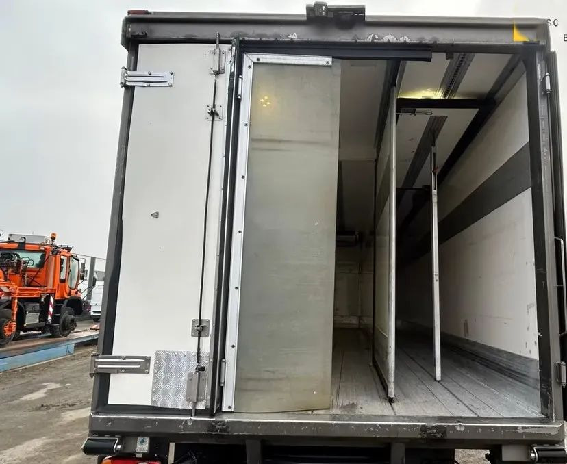 Leasing de  Volvo FL 250 | Chłodnia Carrier Supra -30°C | Hydrauliczna platforma załadunkowa | ogrzewanie postojowe | 187 654 km | Automatyczna skrzynia | Euro 6 |4x2 Volvo FL 250 | Chłodnia Carrier Supra -30°C | Hydrauliczna platforma załadunkowa | ogrzewanie postojowe | 187 654 km | Automatyczna skrzynia | Euro 6 |4x2: Foto 9