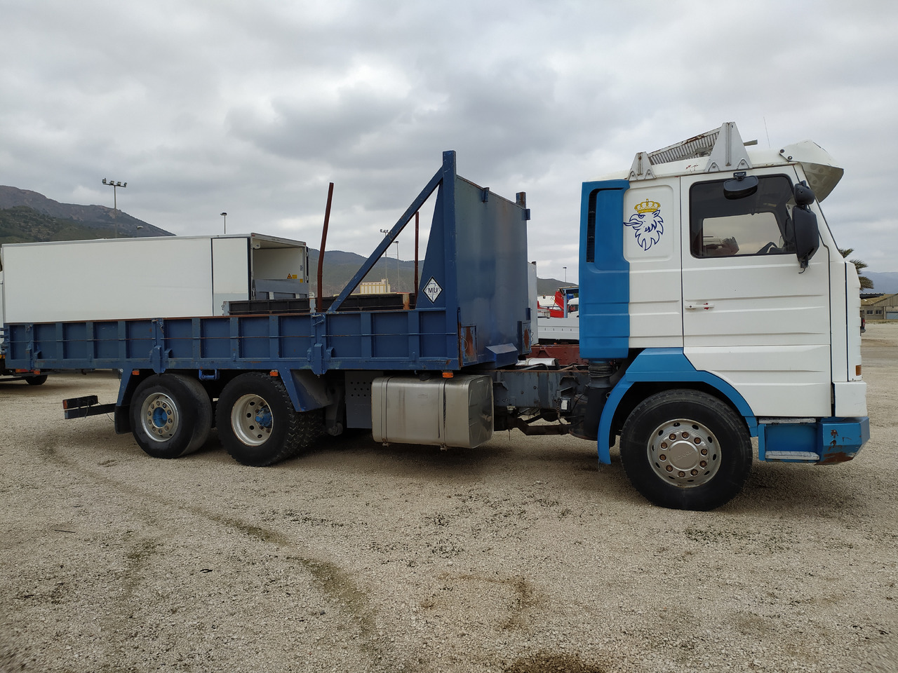 SCANIA 143 420 BASCULANTE - Camion basculantă: Foto 4 SCANIA 143 420 BASCULANTE - Camion basculantă: Foto 4