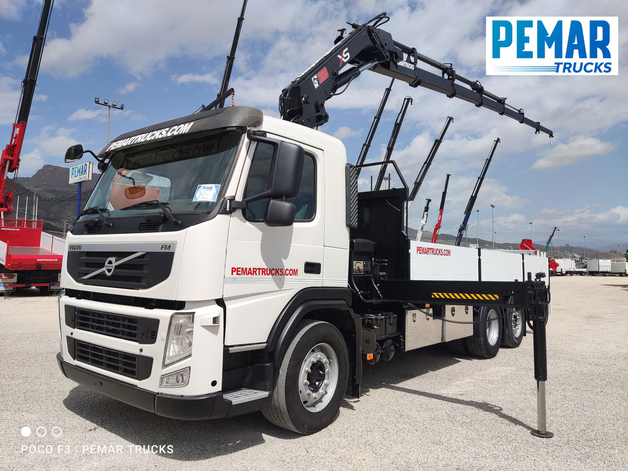 VOLVO FM 330 6X2 GRUA CAJA FIJA - Camion platformă, Camion cu macara: Foto 1 VOLVO FM 330 6X2 GRUA CAJA FIJA - Camion platformă, Camion cu macara: Foto 1