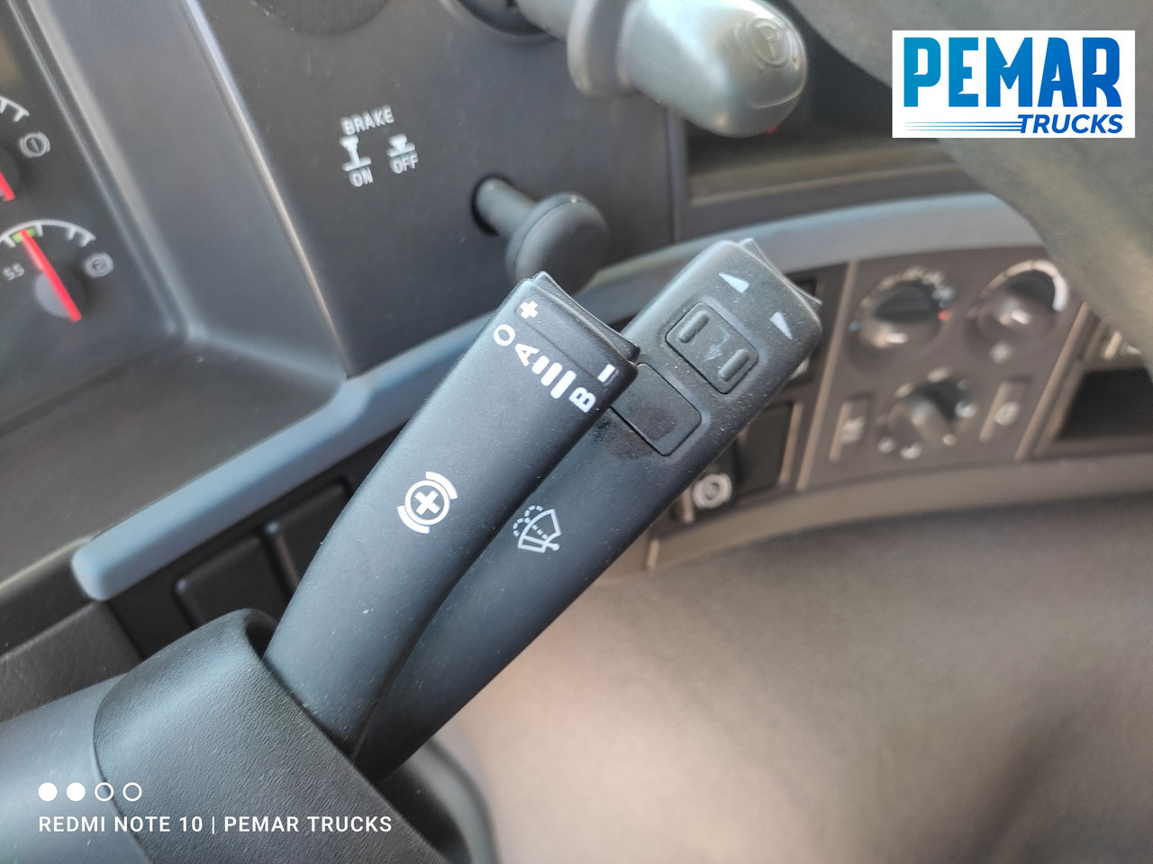 Camion basculantă, Camion cu macara VOLVO FM 440 6X4 GRUA BASCULANTE: Foto 45