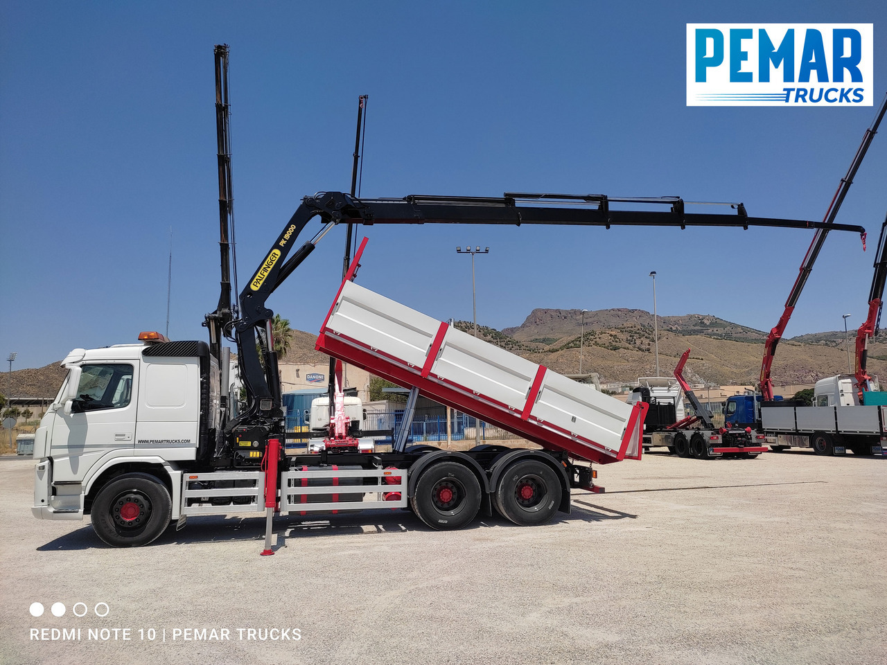 Camion basculantă, Camion cu macara VOLVO FM 440 6X4 GRUA BASCULANTE: Foto 27