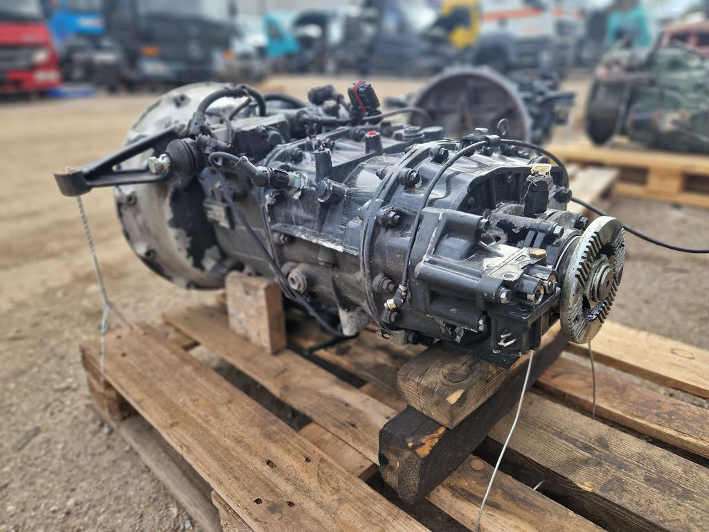 EATON / VICKERS Y 08389 WITH OVER - Cutie de viteze pentru Camion: Foto 3 EATON / VICKERS Y 08389 WITH OVER - Cutie de viteze pentru Camion: Foto 3