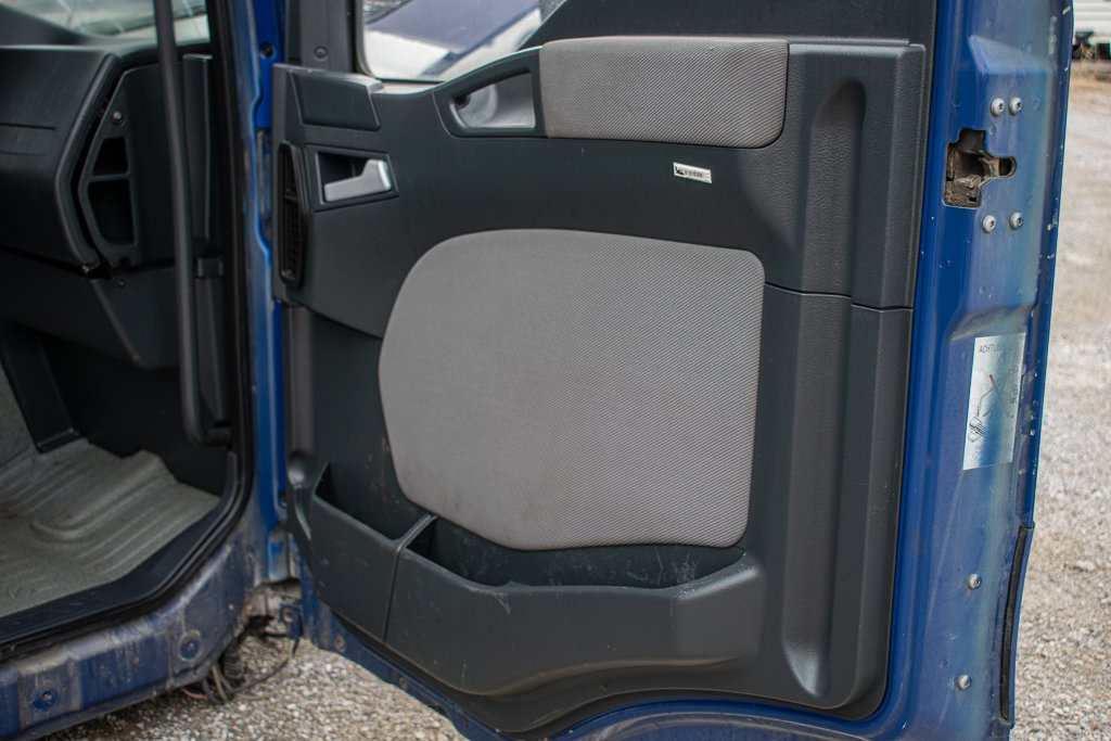 MAN TGL DOOR TRIM RIGHT - PASSENGER'S - Uşă și piese pentru Camion: Foto 2 MAN TGL DOOR TRIM RIGHT - PASSENGER'S - Uşă și piese pentru Camion: Foto 2