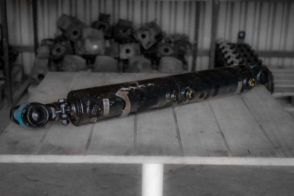 MERCEDES-BENZ ACTROS HYDRAULIC STEERING CYLINDER - Cilindru hidraulic pentru Camion: Foto 1 MERCEDES-BENZ ACTROS HYDRAULIC STEERING CYLINDER - Cilindru hidraulic pentru Camion: Foto 1