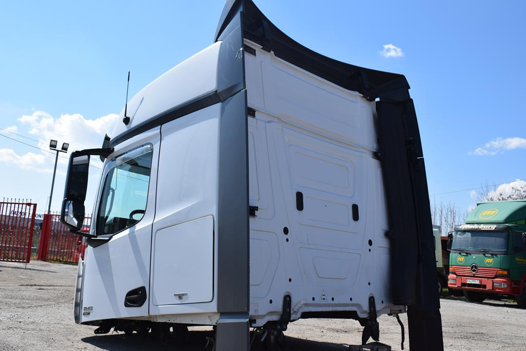 MERCEDES-BENZ ACTROS MP 4 (BIG SPACE) - Cabină pentru Camion: Foto 4 MERCEDES-BENZ ACTROS MP 4 (BIG SPACE) - Cabină pentru Camion: Foto 4