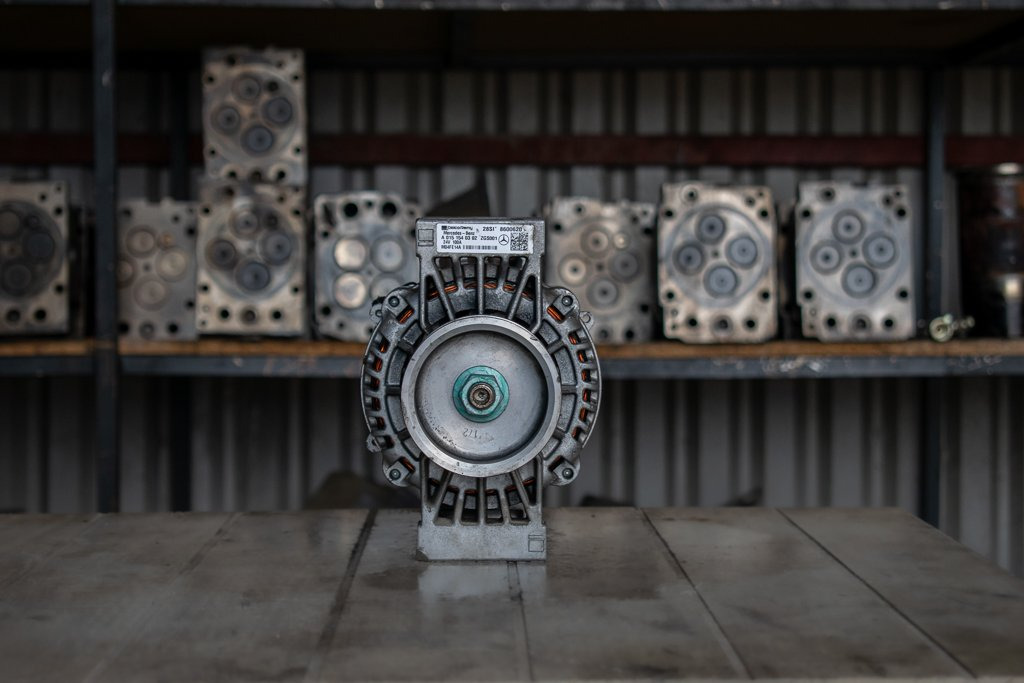 MERCEDES-BENZ ACTROS MP IV - EURO VI - Alternator pentru Camion: Foto 2 MERCEDES-BENZ ACTROS MP IV - EURO VI - Alternator pentru Camion: Foto 2