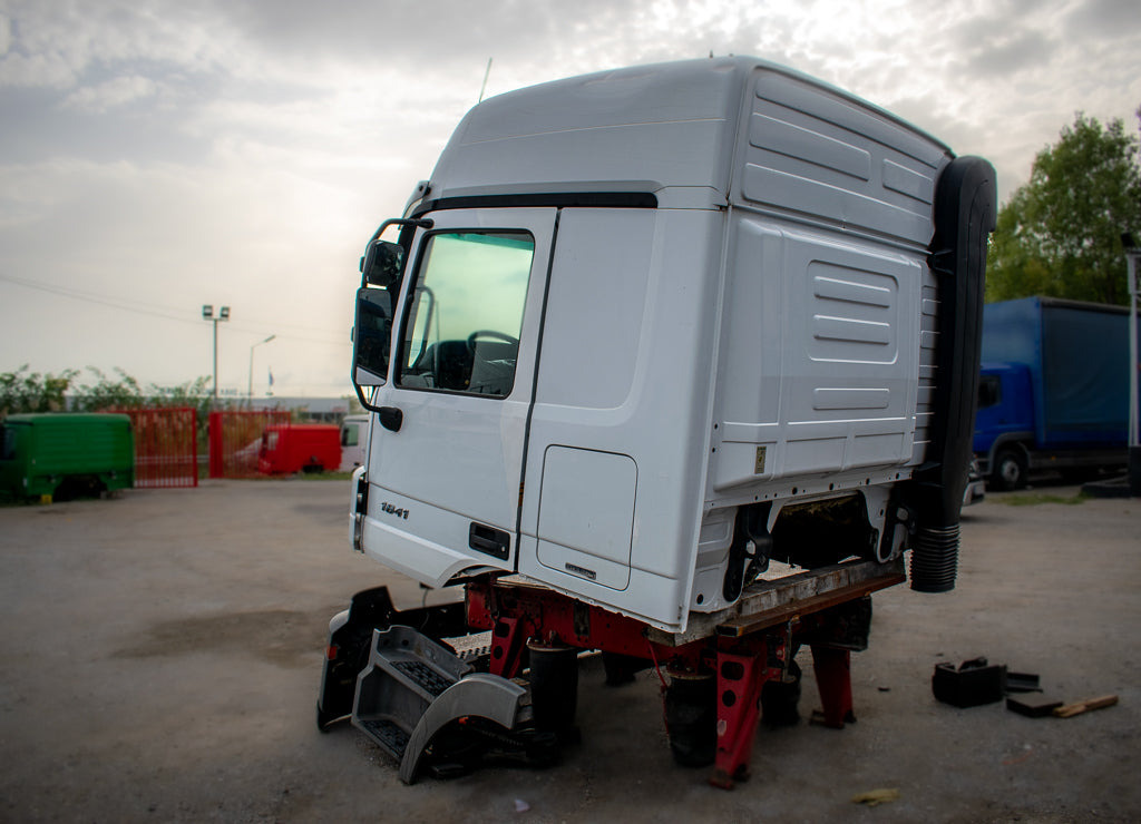 MERCEDES-BENZ ACTROS MP2 LARGE (MEGA) - Cabină pentru Camion: Foto 4 MERCEDES-BENZ ACTROS MP2 LARGE (MEGA) - Cabină pentru Camion: Foto 4