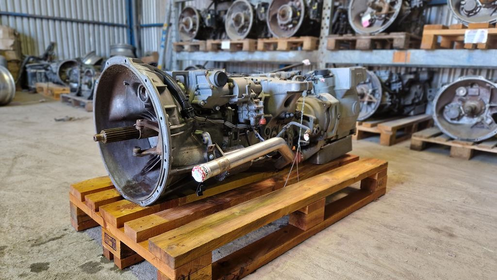 MERCEDES-BENZ ACTROS MP3 G210 - 16 WITH INTARDER - Cutie de viteze pentru Camion: Foto 4 MERCEDES-BENZ ACTROS MP3 G210 - 16 WITH INTARDER - Cutie de viteze pentru Camion: Foto 4