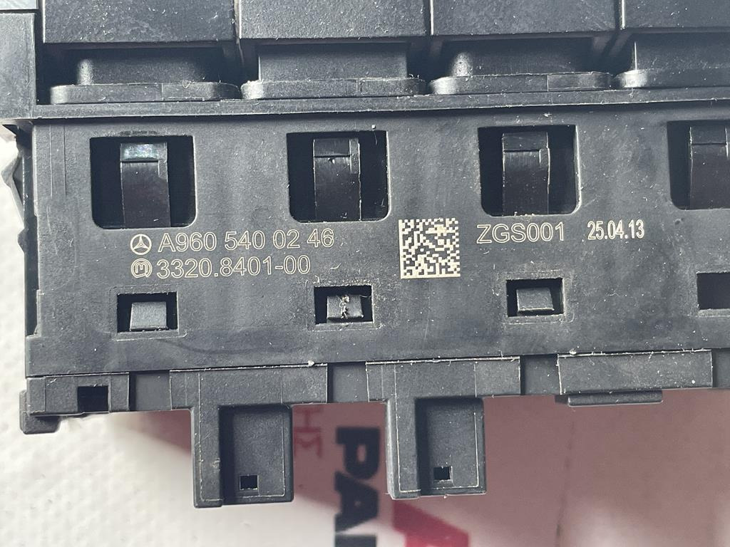 MERCEDES-BENZ ACTROS MP4 SWITHES - A960 5400246 - Sistem electric pentru Camion: Foto 2 MERCEDES-BENZ ACTROS MP4 SWITHES - A960 5400246 - Sistem electric pentru Camion: Foto 2