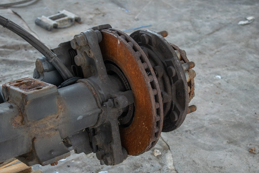 MERCEDES-BENZ ATEGO - 6HOLE - DRIVER - Etrier de frână pentru Camion: Foto 2 MERCEDES-BENZ ATEGO - 6HOLE - DRIVER - Etrier de frână pentru Camion: Foto 2