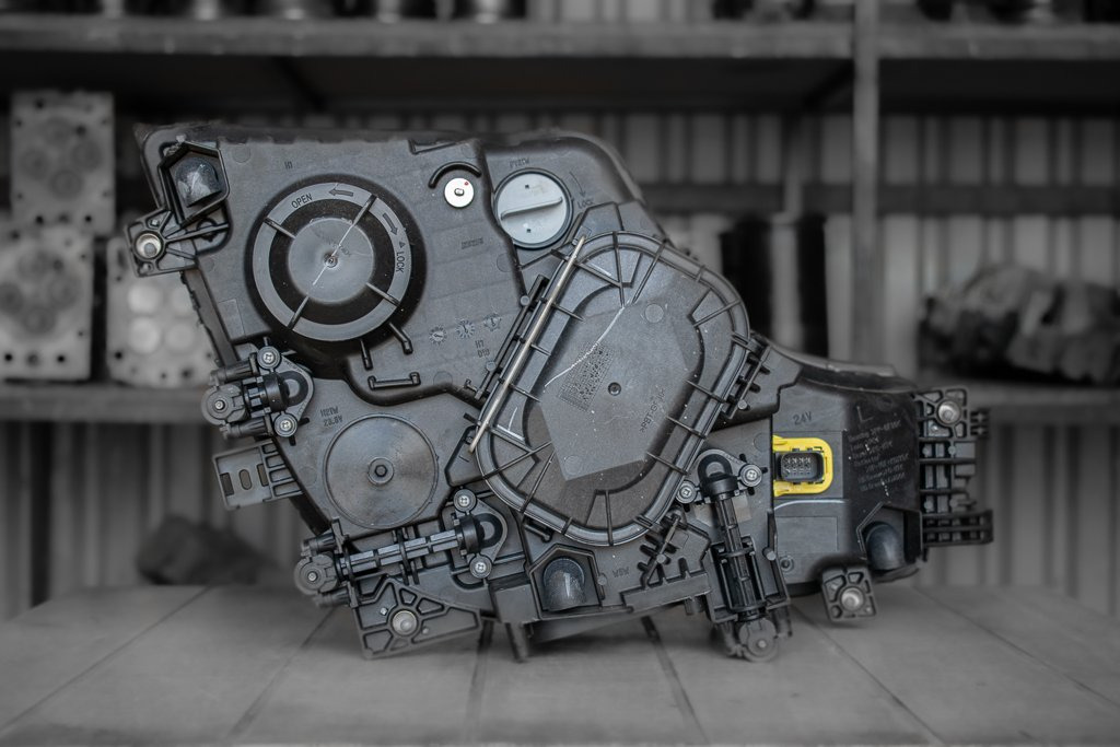 MERCEDES-BENZ FRONT LIGHT ACTROS MPIV EURO VI - DRIVER - Lumină pentru Camion: Foto 2 MERCEDES-BENZ FRONT LIGHT ACTROS MPIV EURO VI - DRIVER - Lumină pentru Camion: Foto 2