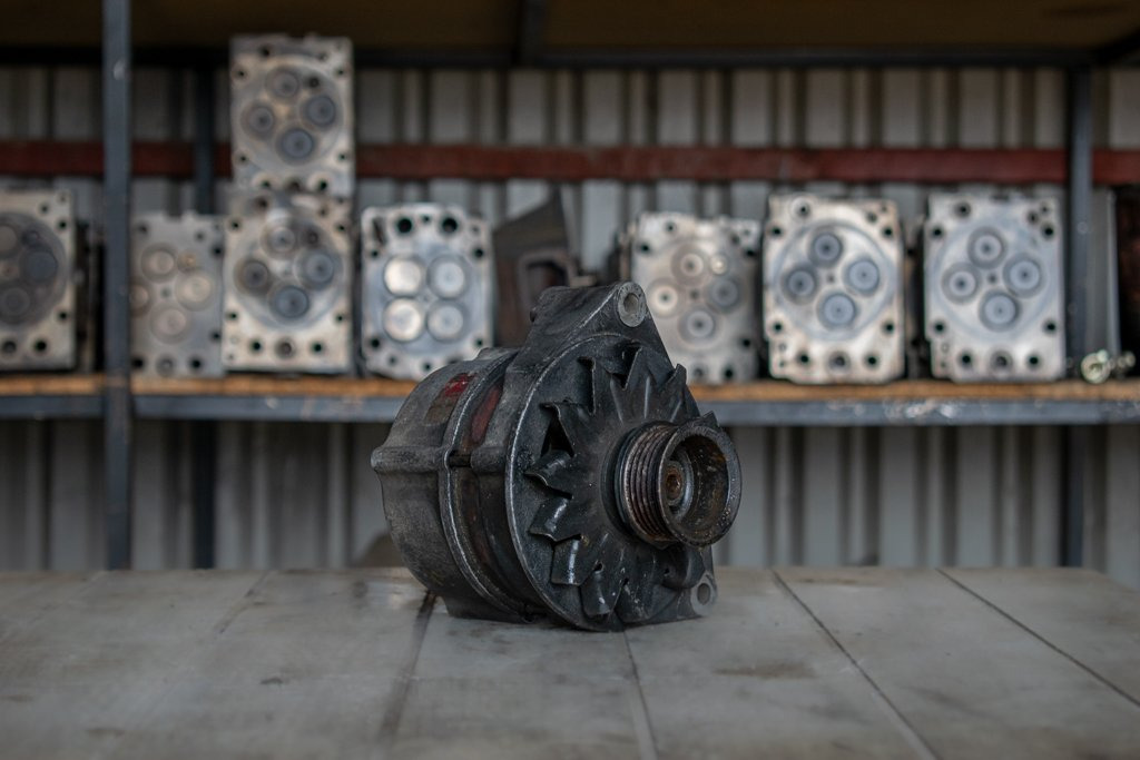 MERCEDES-BENZ MRS 381-389 - Alternator pentru Camion: Foto 1 MERCEDES-BENZ MRS 381-389 - Alternator pentru Camion: Foto 1