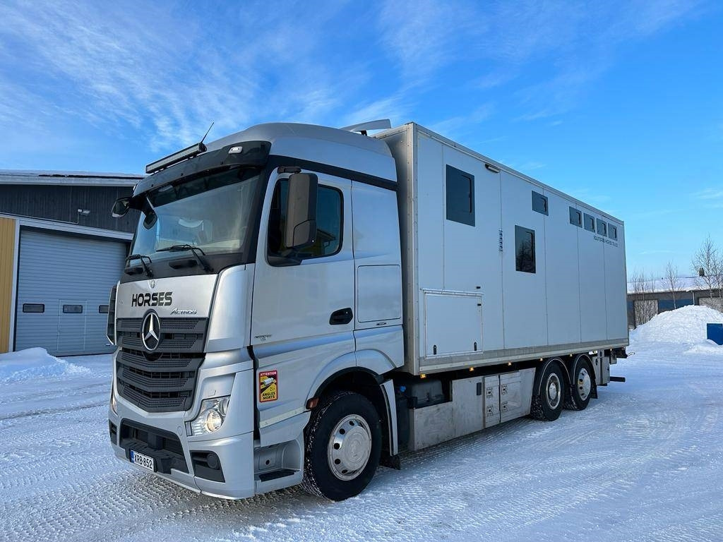Mercedes-Benz Actros - Camion transport animale: Foto 1 Mercedes-Benz Actros - Camion transport animale: Foto 1