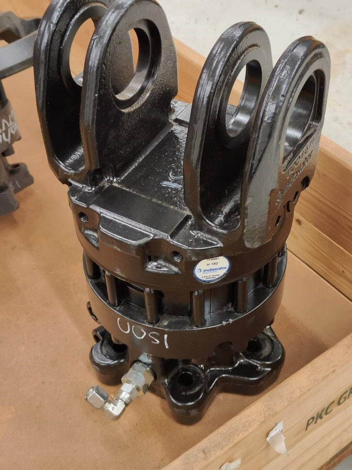 Spare parts Valve blocks, hydraulic motors, cylind - Hidraulică pentru Utilaj forestier: Foto 1 Spare parts Valve blocks, hydraulic motors, cylind - Hidraulică pentru Utilaj forestier: Foto 1