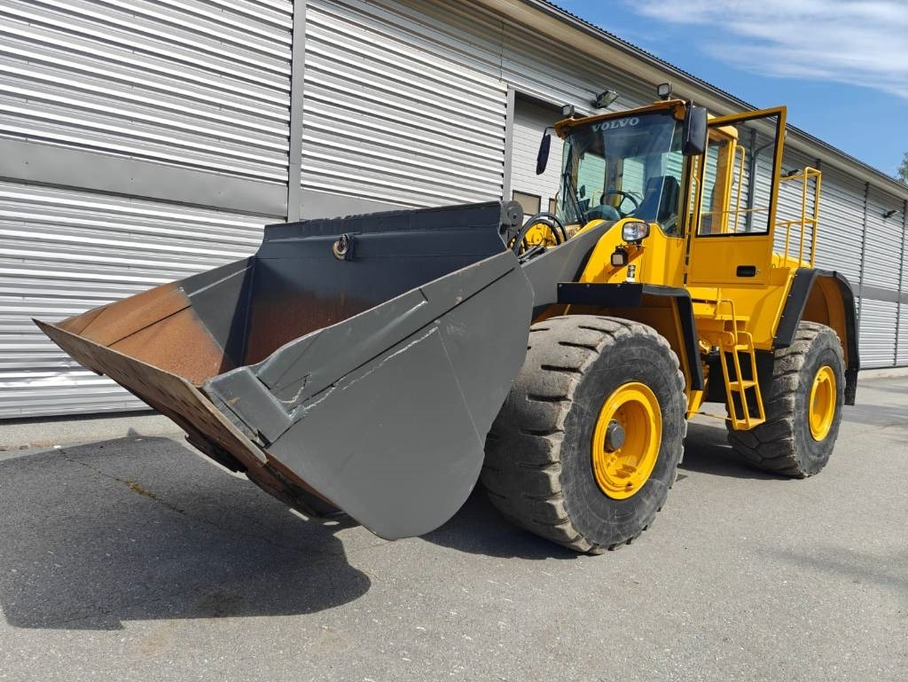 Volvo L 180 E - Încărcător frontal pe pneuri: Foto 1 Volvo L 180 E - Încărcător frontal pe pneuri: Foto 1