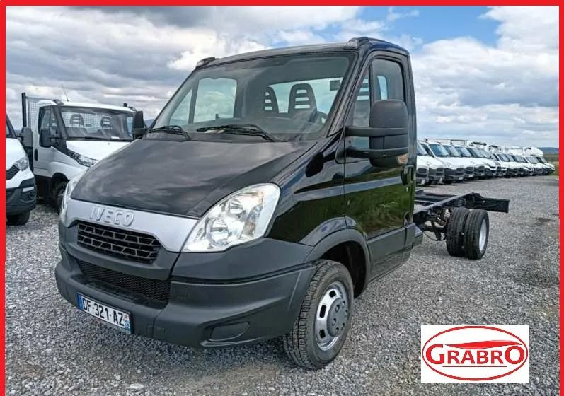 Iveco 35C13, 35C12, 35C14, 35C15 - Camion şasiu: Foto 1 Iveco 35C13, 35C12, 35C14, 35C15 - Camion şasiu: Foto 1