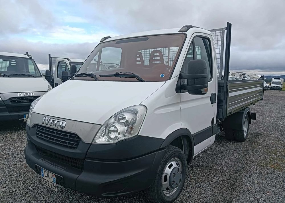 Iveco 35C13, 35C12 - Autoutilitară basculantă: Foto 3 Iveco 35C13, 35C12 - Autoutilitară basculantă: Foto 3