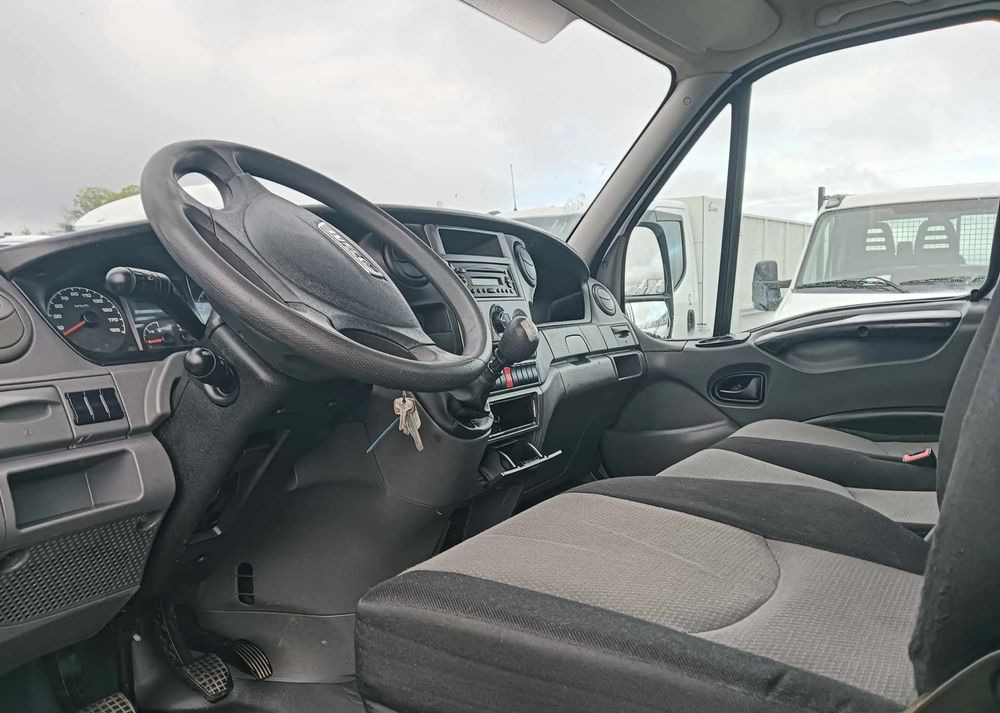 Iveco 35C13, 35C12 - Autoutilitară basculantă: Foto 5 Iveco 35C13, 35C12 - Autoutilitară basculantă: Foto 5