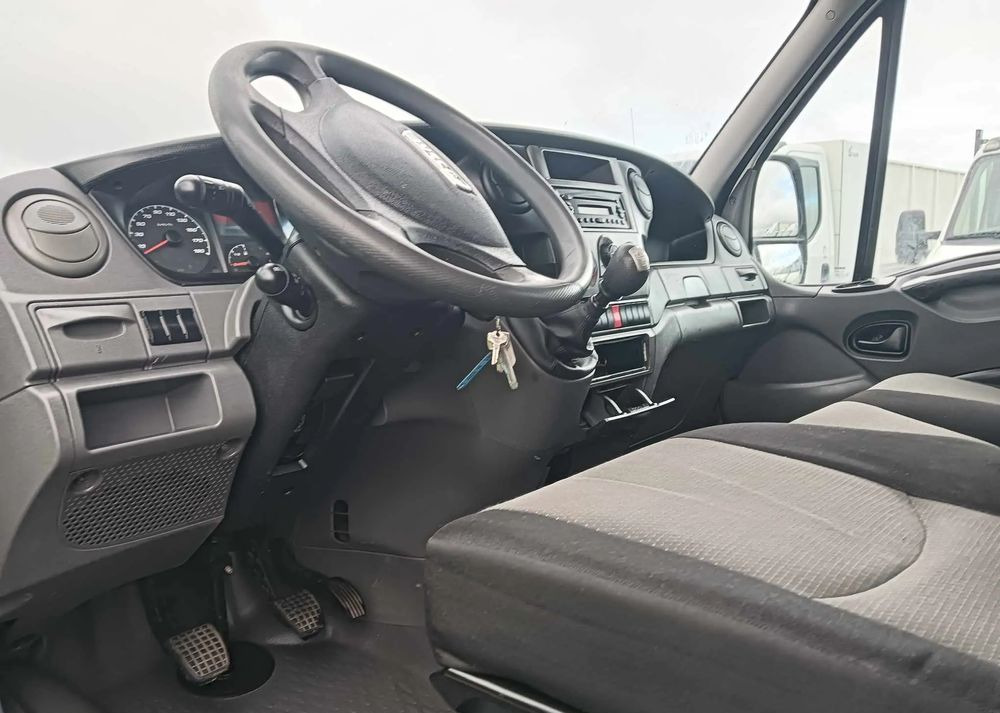 Iveco 35C13, 35C12 - Autoutilitară basculantă: Foto 4 Iveco 35C13, 35C12 - Autoutilitară basculantă: Foto 4