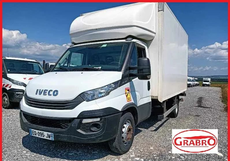 Iveco 35C18,35C15,35C12,70C18 - Autoutilitară box: Foto 1 Iveco 35C18,35C15,35C12,70C18 - Autoutilitară box: Foto 1