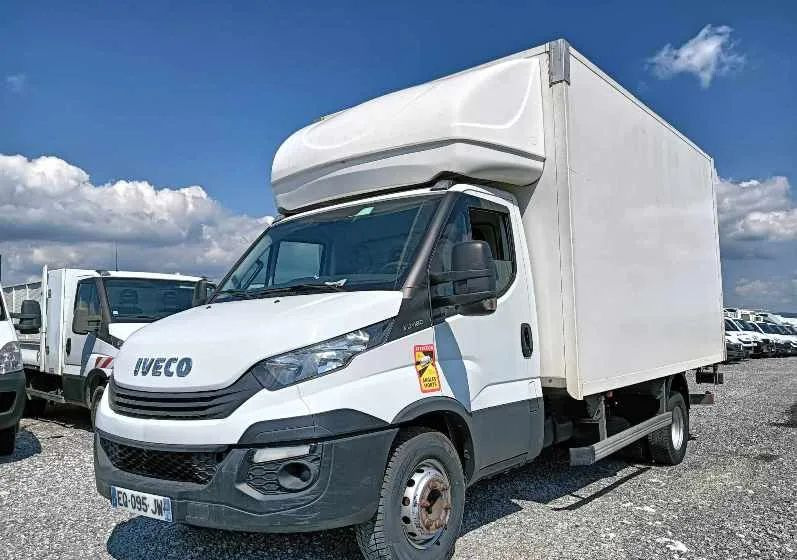 Iveco 35C18,35C15,35C12,70C18 - Autoutilitară box: Foto 3 Iveco 35C18,35C15,35C12,70C18 - Autoutilitară box: Foto 3