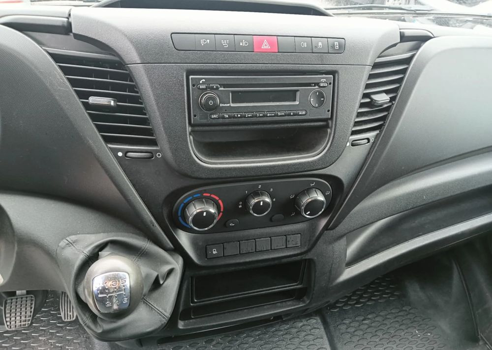 Iveco 35S14,35S13,35C13,35C12, - Dubă: Foto 3 Iveco 35S14,35S13,35C13,35C12, - Dubă: Foto 3