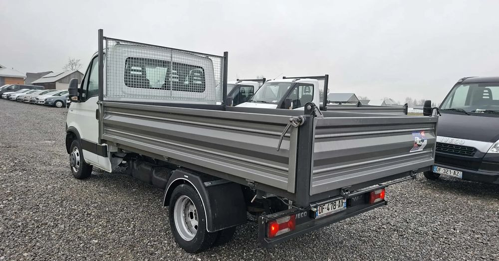 Iveco DAILY 35C13, 35C12, 35C15 - Autoutilitară basculantă: Foto 4 Iveco DAILY 35C13, 35C12, 35C15 - Autoutilitară basculantă: Foto 4