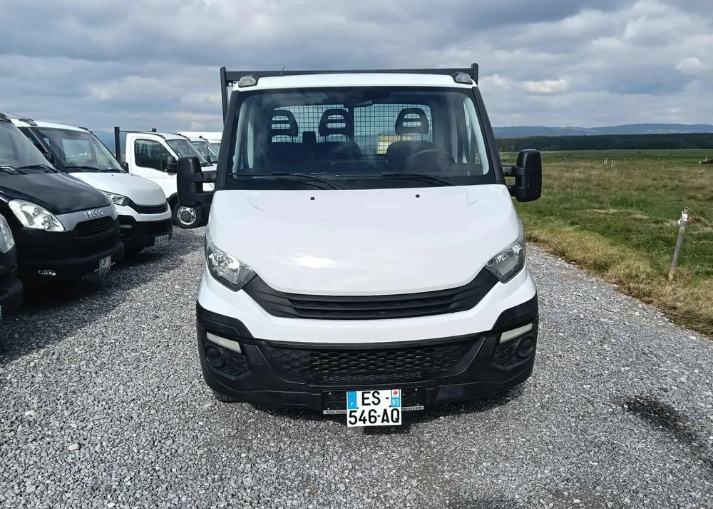 Iveco DAILY 35C14, 35C13, 35C12, 35C15 - Autoutilitară basculantă: Foto 5 Iveco DAILY 35C14, 35C13, 35C12, 35C15 - Autoutilitară basculantă: Foto 5