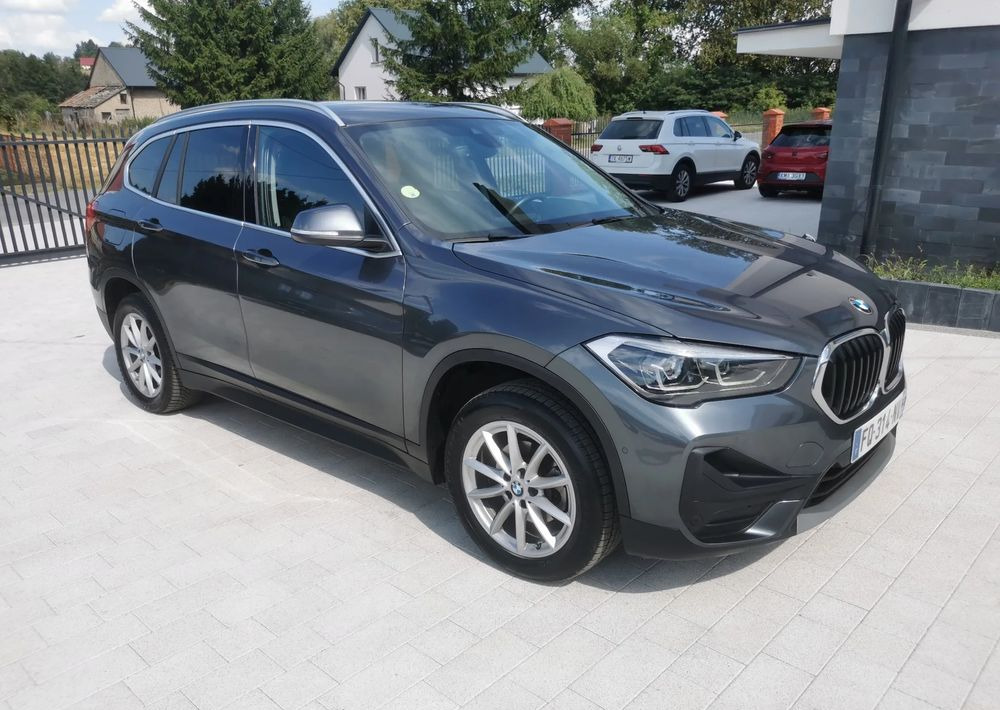BMW X1 sDrive16d - Mașină break: Foto 2 BMW X1 sDrive16d - Mașină break: Foto 2