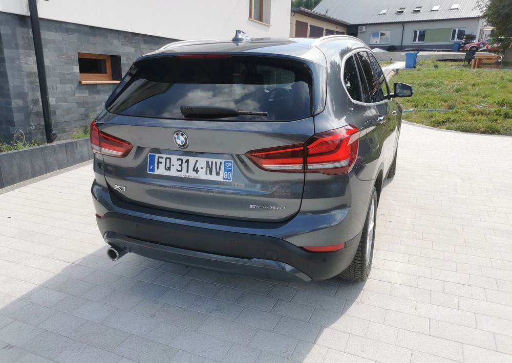 BMW X1 sDrive16d - Mașină break: Foto 4 BMW X1 sDrive16d - Mașină break: Foto 4