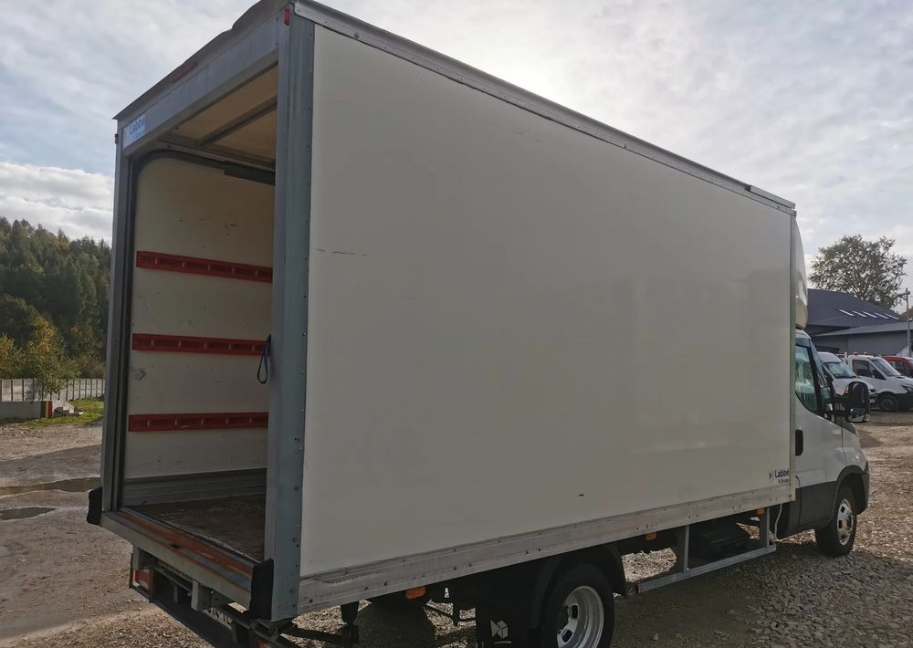 Iveco 3.0-150KM Daily 35C15 Kontener długi rama 35-150 kiper Klimatyzacja długi rozstaw - Autoutilitară box: Foto 5 Iveco 3.0-150KM Daily 35C15 Kontener długi rama 35-150 kiper Klimatyzacja długi rozstaw - Autoutilitară box: Foto 5