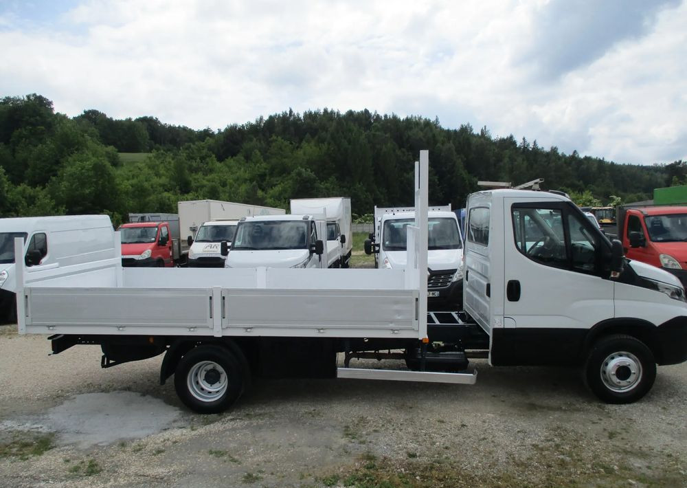 Iveco Daily 3.0 na bliźniaku 70C18 skrzynia, laweta, rama, HDS, 70-180 kiper - Camion platformă: Foto 3 Iveco Daily 3.0 na bliźniaku 70C18 skrzynia, laweta, rama, HDS, 70-180 kiper - Camion platformă: Foto 3