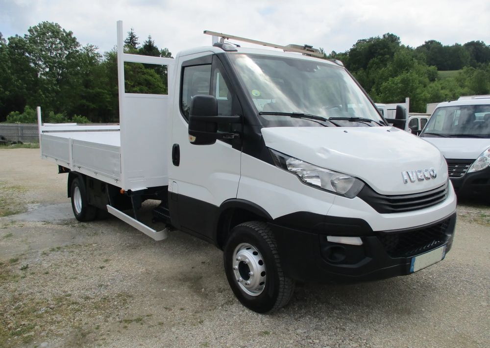 Iveco Daily 3.0 na bliźniaku 70C18 skrzynia, laweta, rama, HDS, 70-180 kiper - Camion platformă: Foto 2 Iveco Daily 3.0 na bliźniaku 70C18 skrzynia, laweta, rama, HDS, 70-180 kiper - Camion platformă: Foto 2