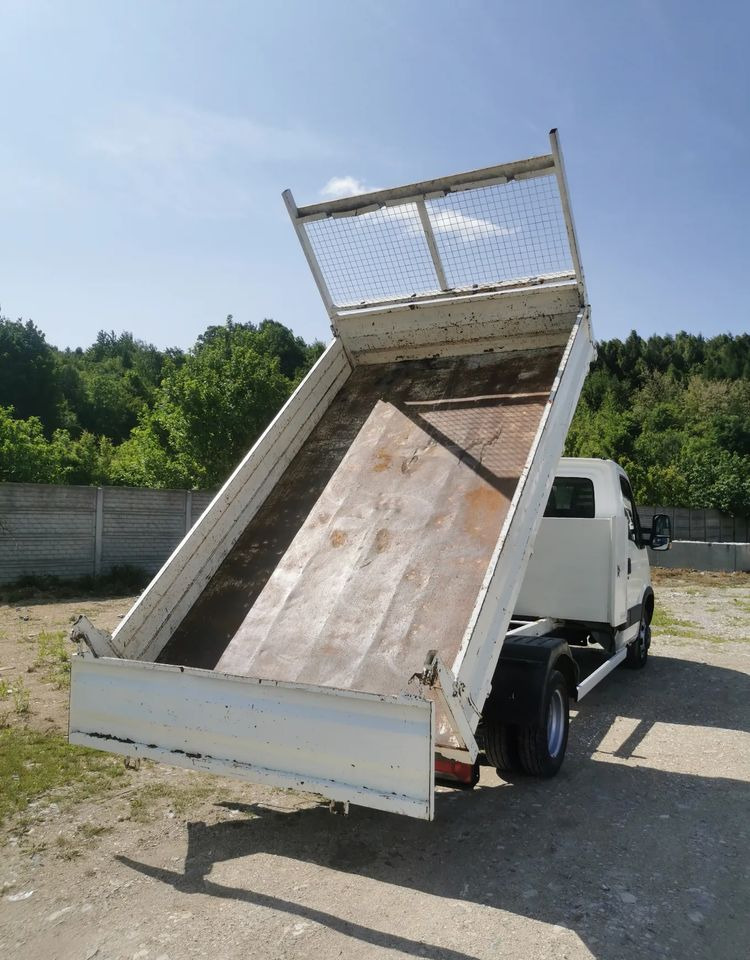 Iveco Daily 35C15 Kiper 3.0 - 150KM wywrotka Hak Bliźniak blokada mostu Klima - Autoutilitară basculantă: Foto 4 Iveco Daily 35C15 Kiper 3.0 - 150KM wywrotka Hak Bliźniak blokada mostu Klima - Autoutilitară basculantă: Foto 4