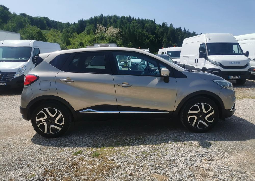 Renault Captur 0.9 Energy TCe Intens - SUV: Foto 3 Renault Captur 0.9 Energy TCe Intens - SUV: Foto 3
