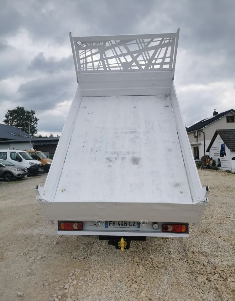 Renault Master Kiper wywrotka 2.3-145KM Hak Bliźniak klimatyzacja Kamera cofania - Autoutilitară basculantă: Foto 5 Renault Master Kiper wywrotka 2.3-145KM Hak Bliźniak klimatyzacja Kamera cofania - Autoutilitară basculantă: Foto 5
