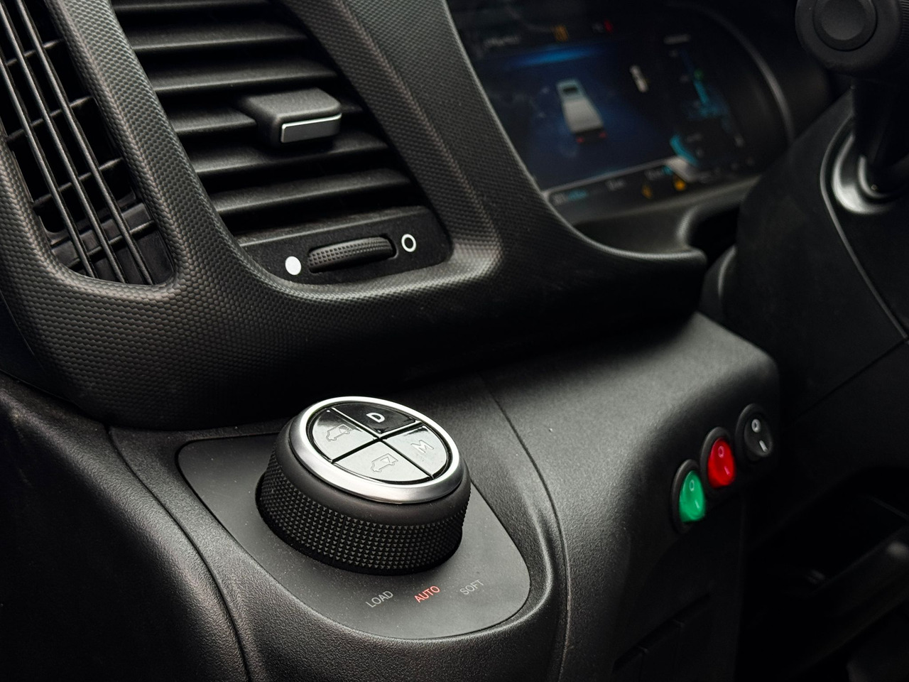 IVECO Daily 35S18HA8/P - Autoutilitară: Foto 4 IVECO Daily 35S18HA8/P - Autoutilitară: Foto 4