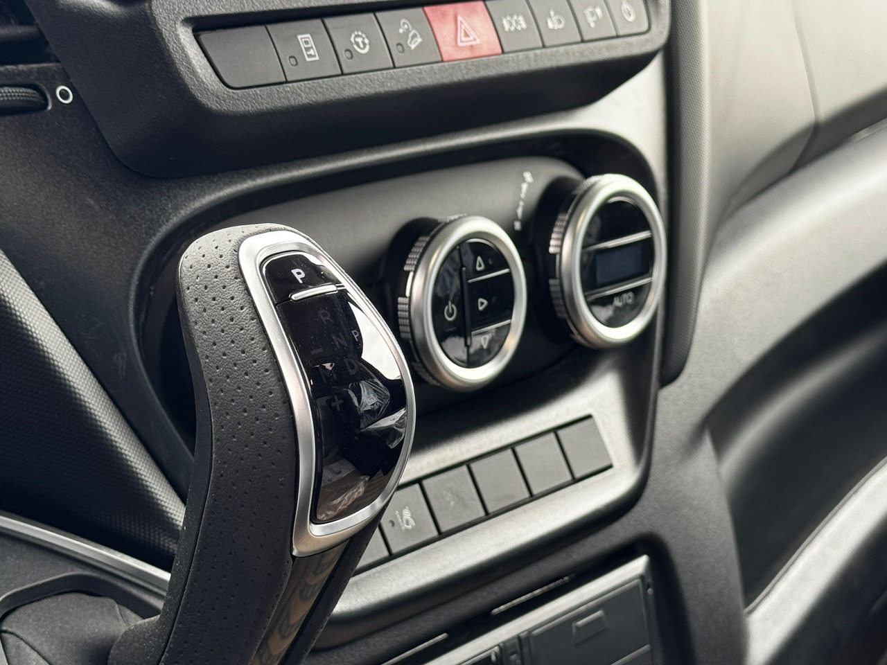 IVECO Daily 35S18HA8/P - Autoutilitară: Foto 5 IVECO Daily 35S18HA8/P - Autoutilitară: Foto 5