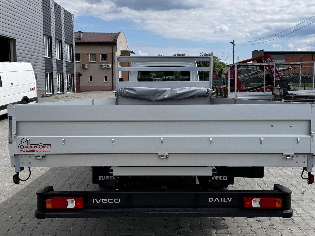 Iveco Daily 70C18 - Camion platformă: Foto 3 Iveco Daily 70C18 - Camion platformă: Foto 3