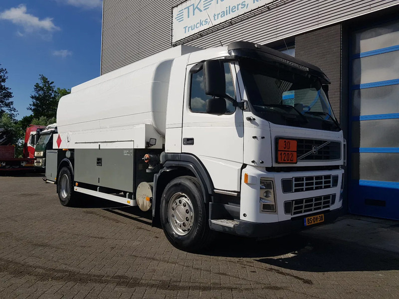 Volvo FM 9.340 Petrol, Diesel 17000 Ltr. 3 Compartementen - Camion cisternă: Foto 5 Volvo FM 9.340 Petrol, Diesel 17000 Ltr. 3 Compartementen - Camion cisternă: Foto 5