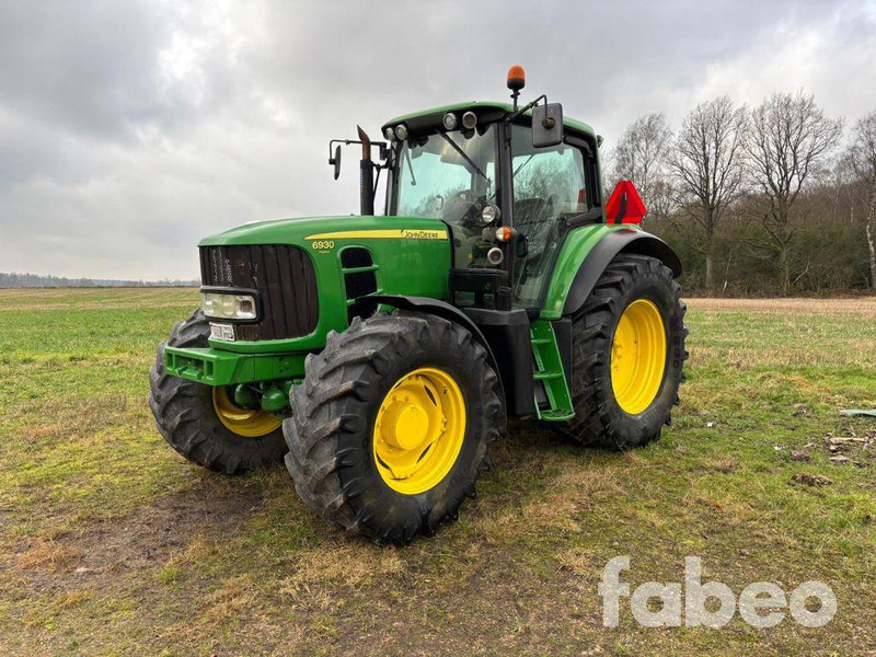 John Deere 6930 Premium Traktor (86387) - Tractor agricol: Foto 1 John Deere 6930 Premium Traktor (86387) - Tractor agricol: Foto 1
