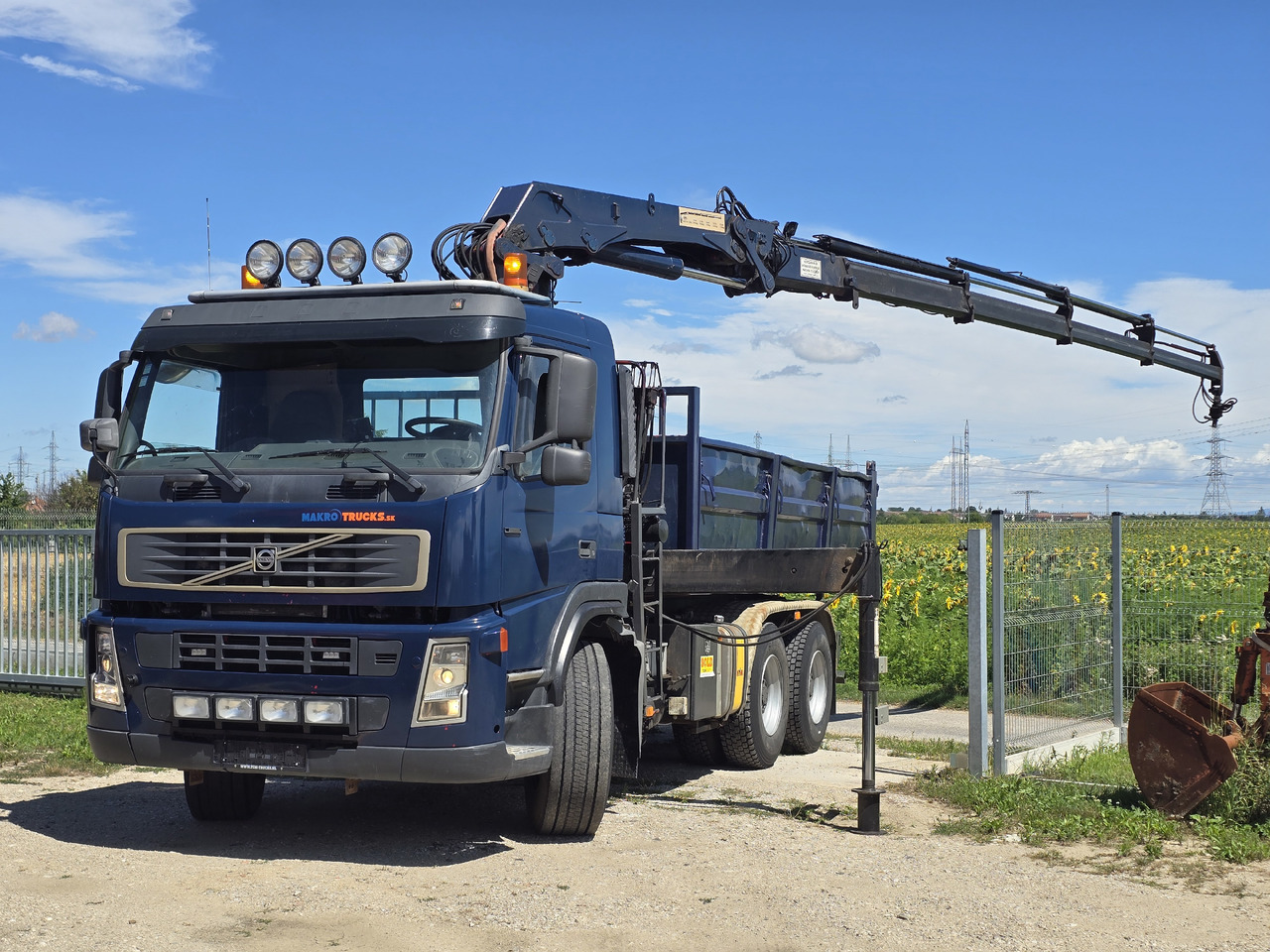 VOLVO FM 420 6X4 / KIPPER / CRANE HMF 1823 K4 - Camion basculantă, Camion cu macara: Foto 3 VOLVO FM 420 6X4 / KIPPER / CRANE HMF 1823 K4 - Camion basculantă, Camion cu macara: Foto 3
