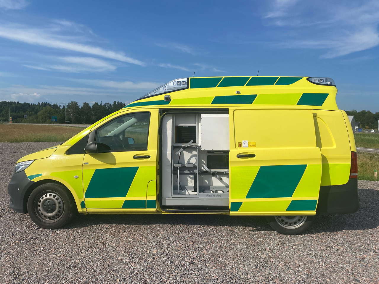 MERCEDES-BENZ Vito 119 4x4 - Ambulans / AMBULANCE - Ambulanță: Foto 5 MERCEDES-BENZ Vito 119 4x4 - Ambulans / AMBULANCE - Ambulanță: Foto 5