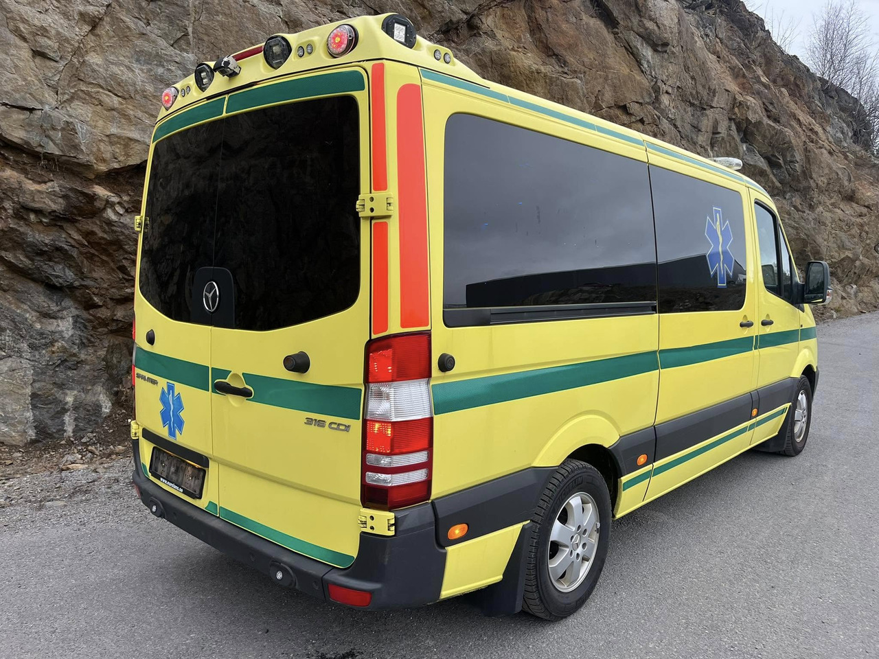 Mercedes-Benz Sprinter 316 - 2 stretcher ambulance - RESERVERAD!! - Ambulanță: Foto 4 Mercedes-Benz Sprinter 316 - 2 stretcher ambulance - RESERVERAD!! - Ambulanță: Foto 4
