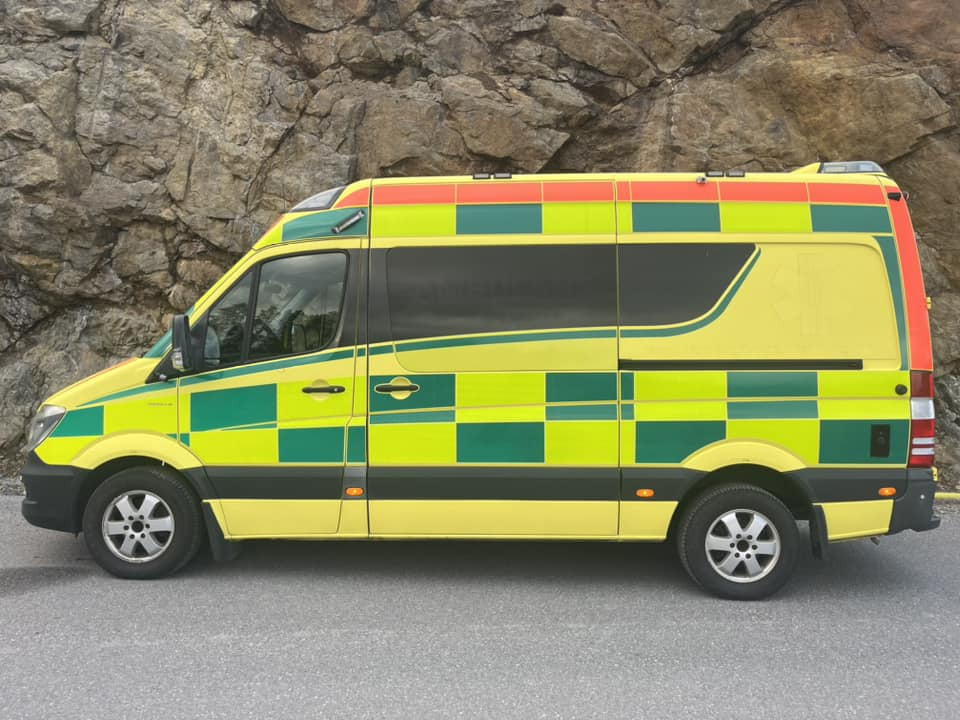 Mercedes-Benz Sprinter 319 - AMBULANCE - RESERVERAD !! - Ambulanță: Foto 5 Mercedes-Benz Sprinter 319 - AMBULANCE - RESERVERAD !! - Ambulanță: Foto 5